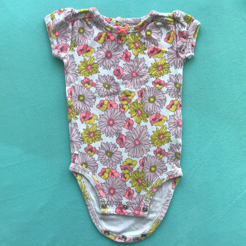 Onesie bundle (4) baby girl size 6 months, used